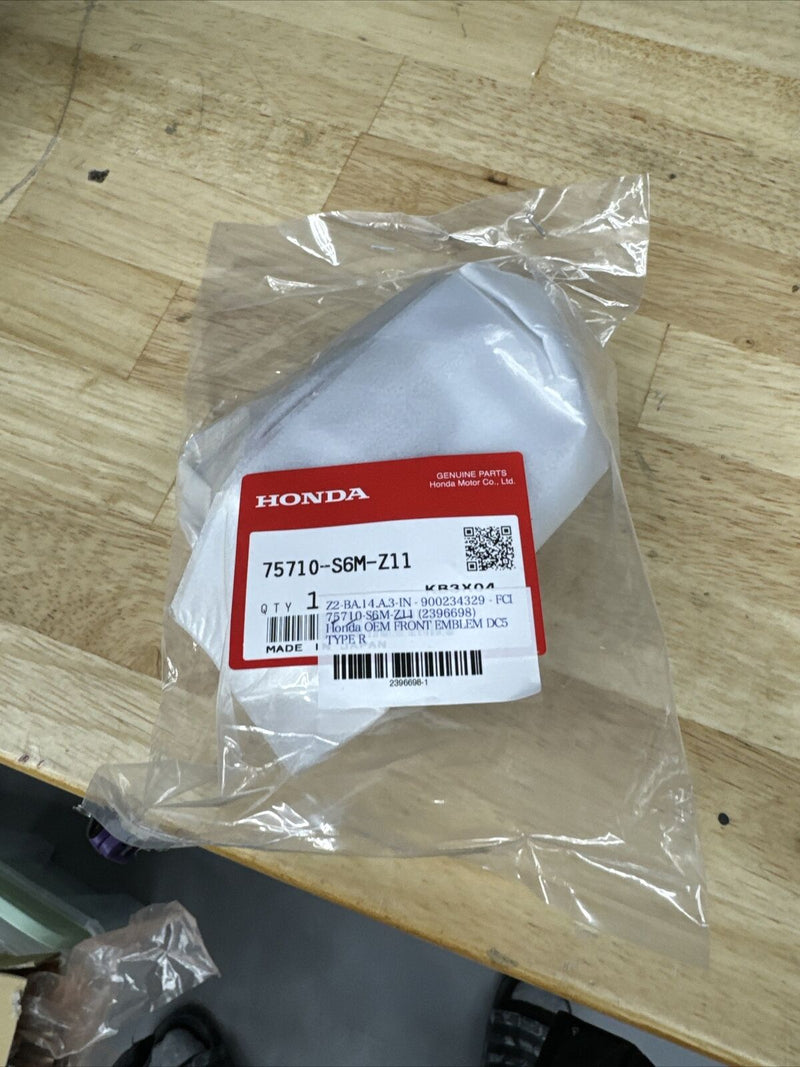 GENUINE JDM 05-06 ACURA RSX FRONT RED EMBLEM NEW HONDA GENUINE OEM 75710-S6M-Z11